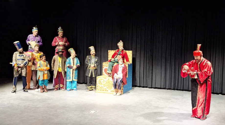 «نمایش «باد شاه» طنزی فاخر از هنرمندان توانمند قزوین