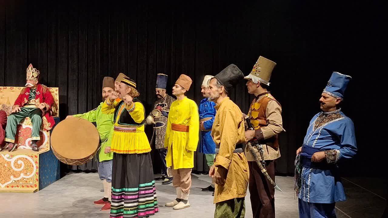 «نمایش «باد شاه» طنزی فاخر از هنرمندان توانمند قزوین