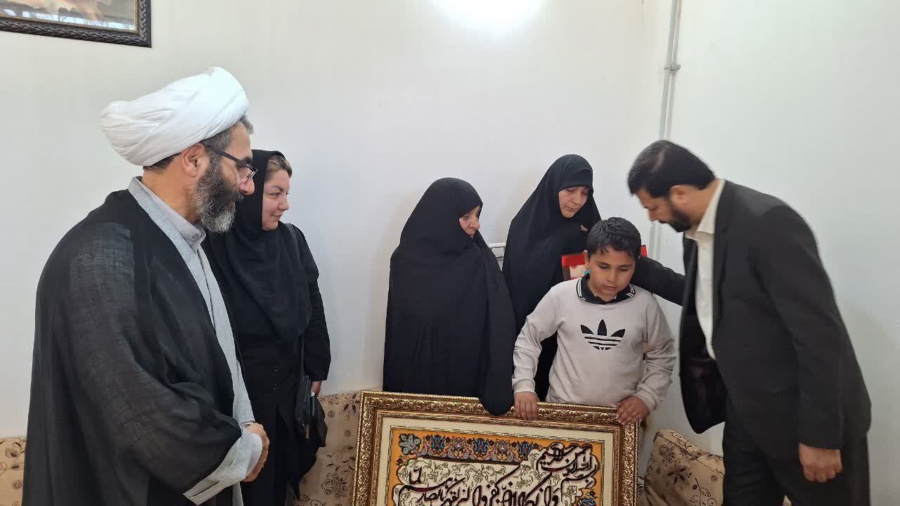 شهید آقابابایی انسانی متواضع و بی ریا و عاشق والدین خود بود