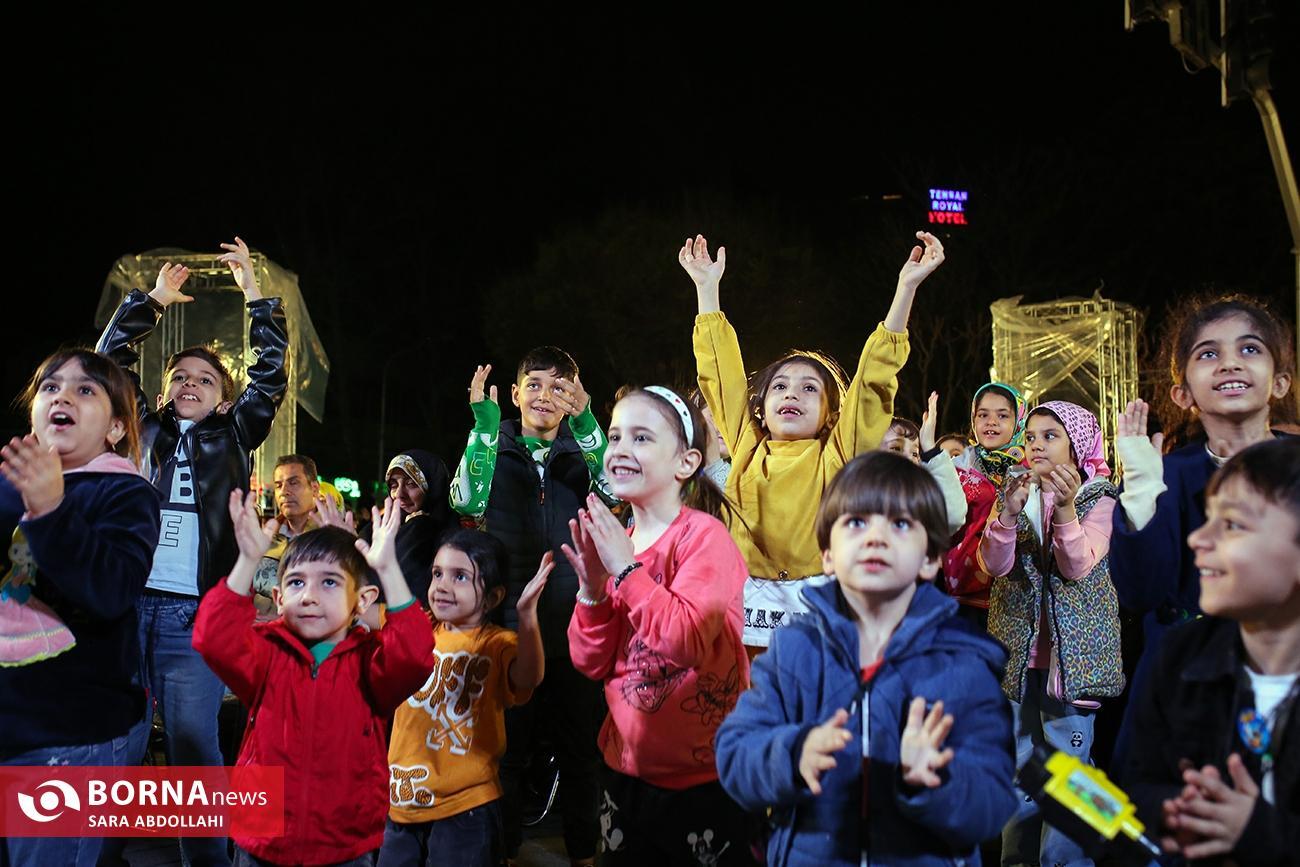 در افطارخانه فکر همه چیز را کردهاند در افطارخانه فکر همه چیز را کردهاند