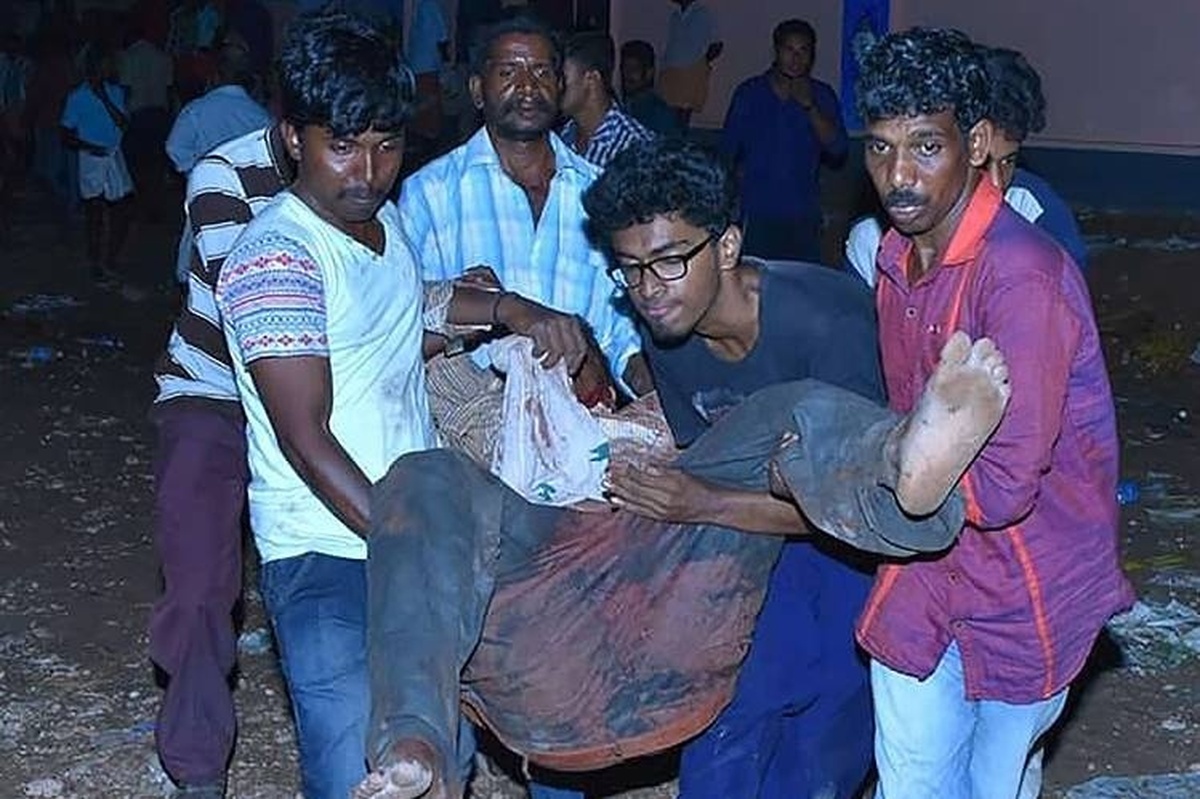 14 کشیش هندو در حادثه آتش سوزی معبدی در هند مجروح شدند
