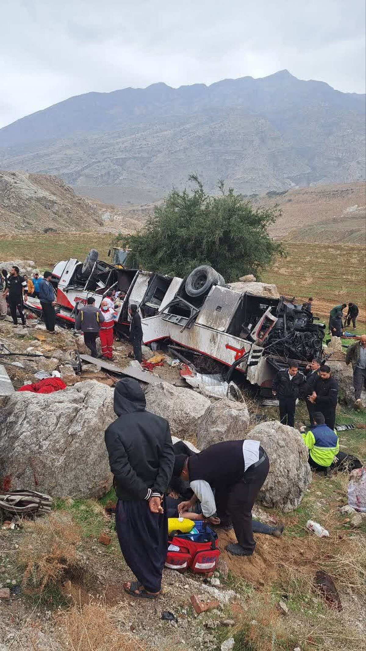 تشریح حادثه سقوط اتوبوس به دره در محور اندیمشک پلدختر از زبان رییس پلیس راه لرستان