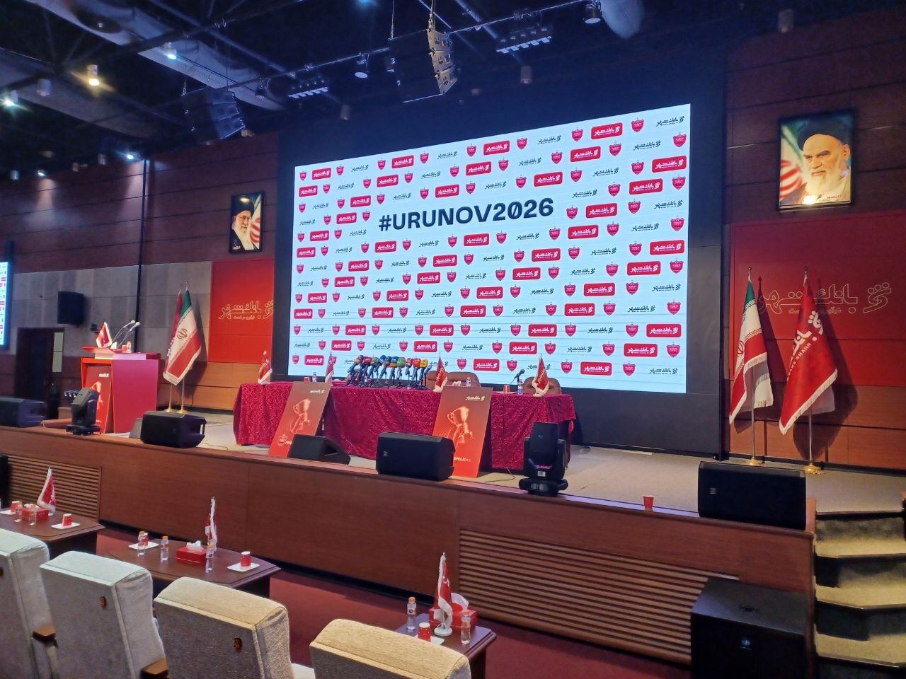 قرارداد ارونوف با پرسپولیس تمدید شد