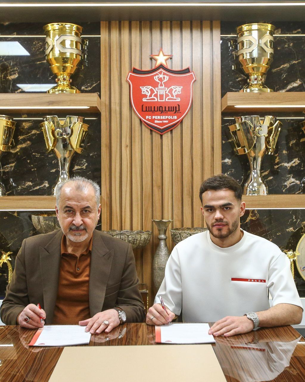 قرارداد ارونوف با پرسپولیس تمدید شد