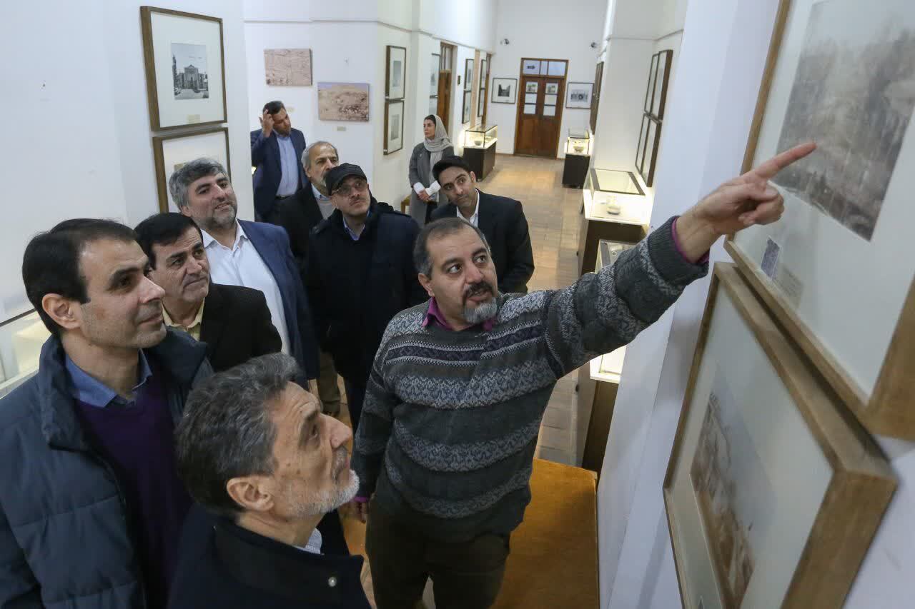 هیئت مدیره انجمن نمایشگاههای ایران از جاذبههای تاریخی قزوین بازدید کردند هیئت مدیره انجمن نمایشگاههای ایران از جاذبههای تاریخی قزوین بازدید کردند