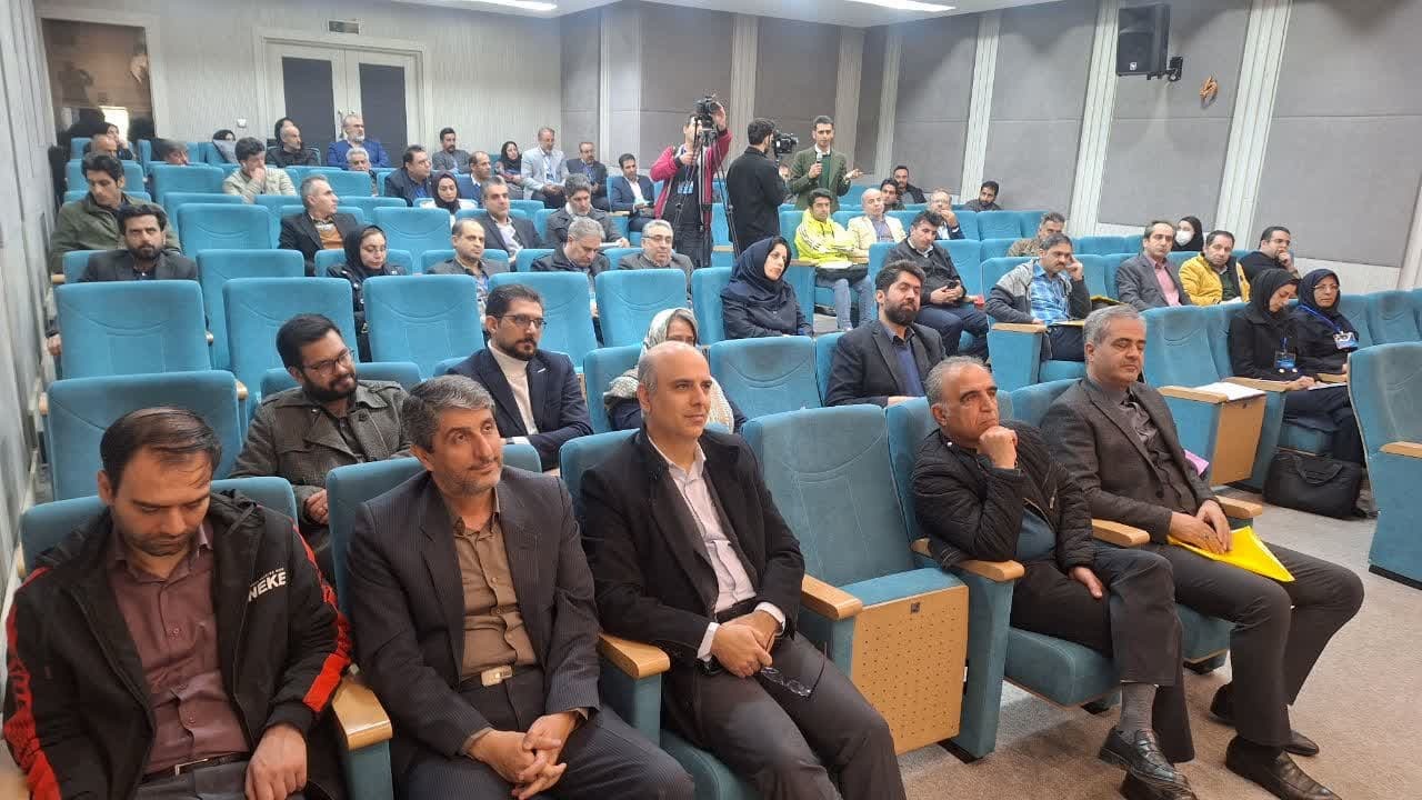 با تامین زیرساختهای ارتباطی قادریم در همه نقاط استان سرویس های جدید به متقاضیان ارائه کنیم