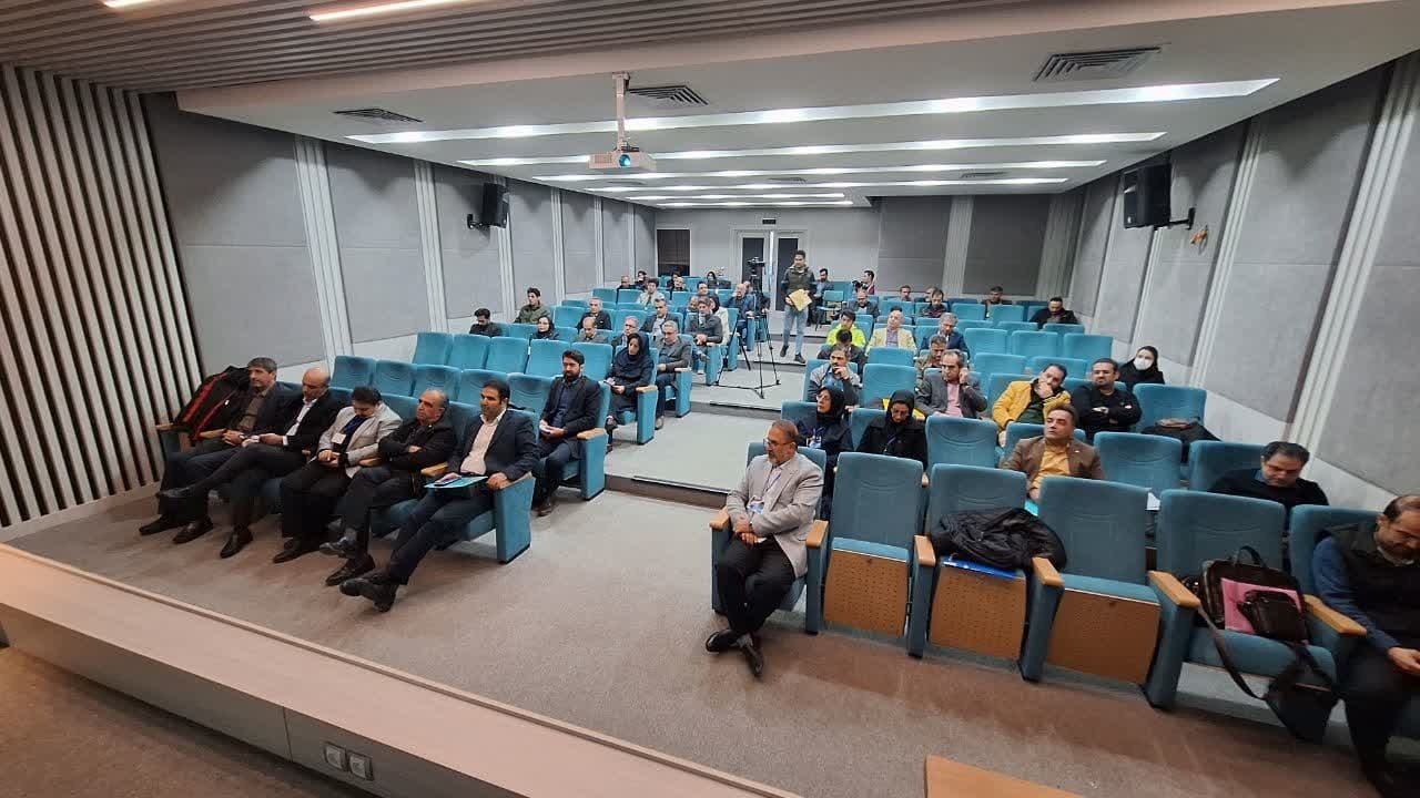 با تامین زیرساختهای ارتباطی قادریم در همه نقاط استان سرویس های جدید به متقاضیان ارائه کنیم