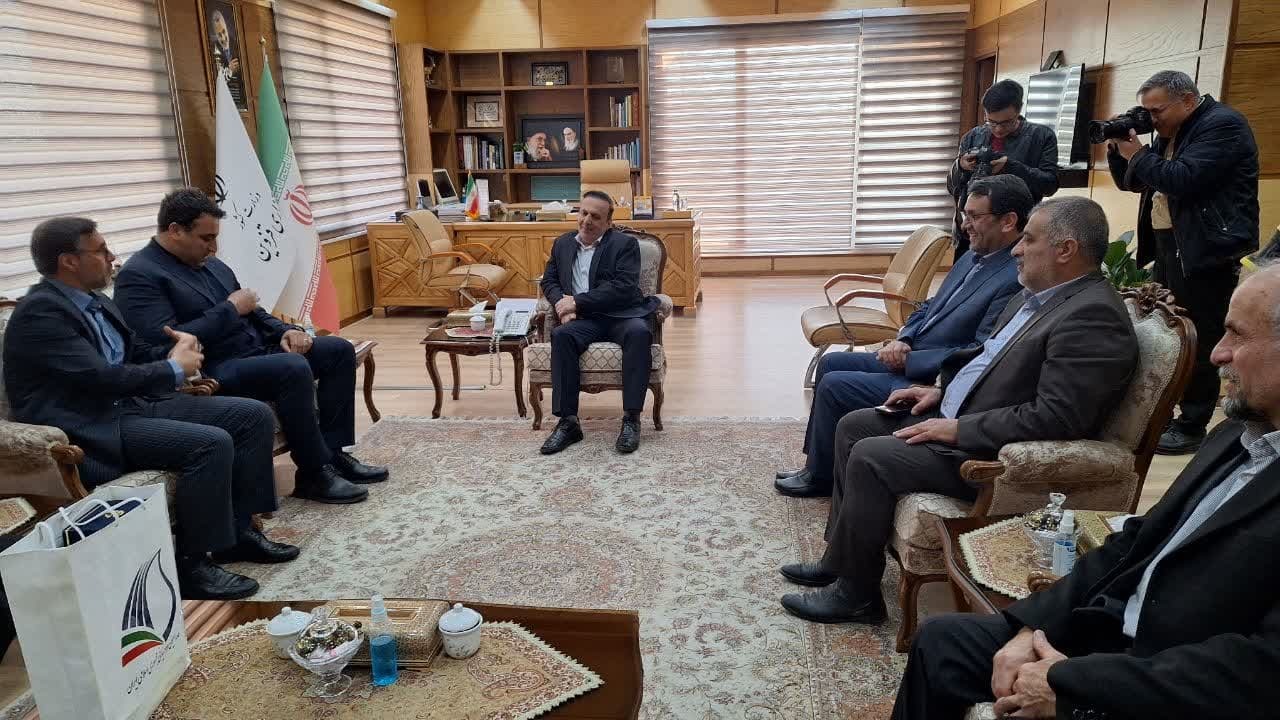 استاندار قزوین با رئیس فدراسیون دو و میدانی دیدار و گفتگو کرد استاندار قزوین با رئیس فدراسیون دو و میدانی دیدار و گفتگو کرد