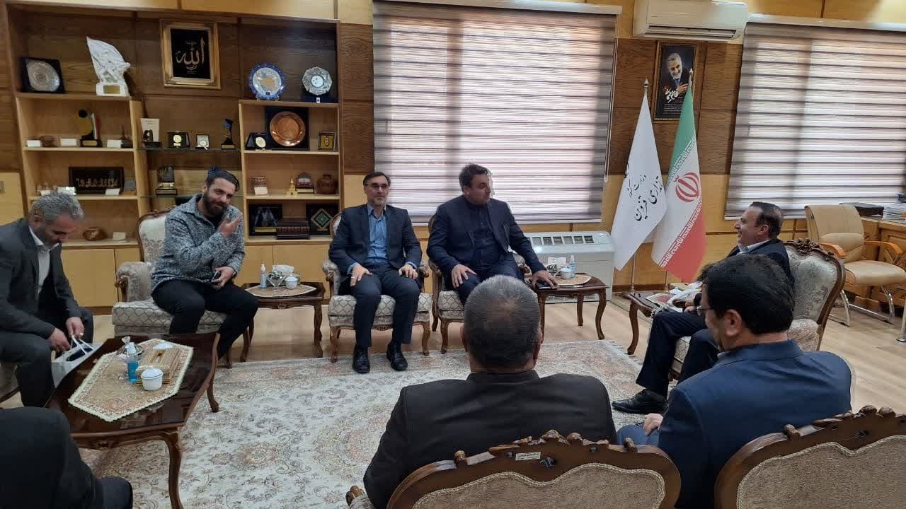 استاندار قزوین با رئیس فدراسیون دو و میدانی دیدار و گفتگو کرد استاندار قزوین با رئیس فدراسیون دو و میدانی دیدار و گفتگو کرد