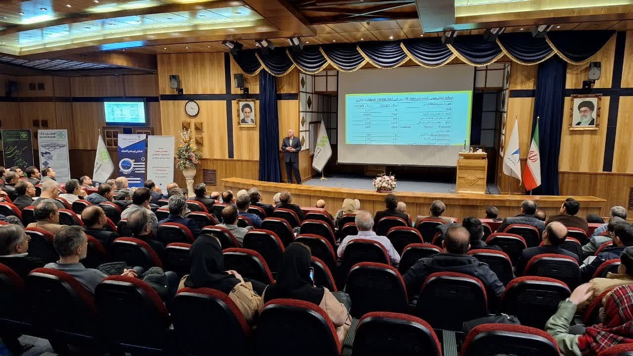 سریع القلم: رشد اقتصادی در گرو تعامل با جهان بین الملل و نگاه تخصصی در تصمیم گیریهاست