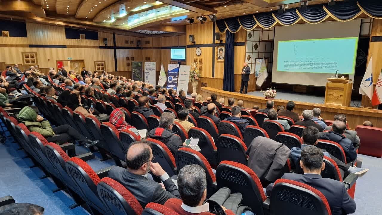 سریع القلم: رشد اقتصادی در گرو تعامل با جهان بین الملل و نگاه تخصصی در تصمیم گیریهاست