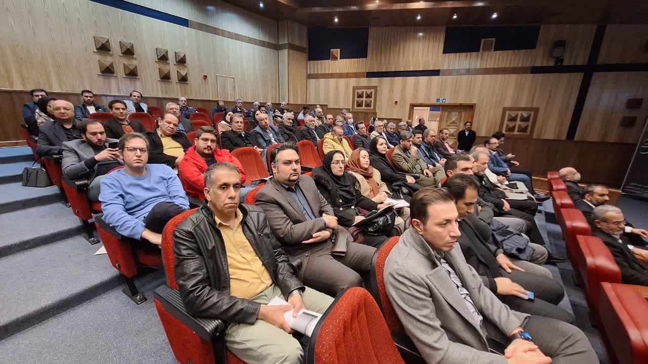 افزایش قیمت بنزین در شرایط کنونی زندگی اجاره نشین ها و افرادکم درآمد را سخت تر می کند