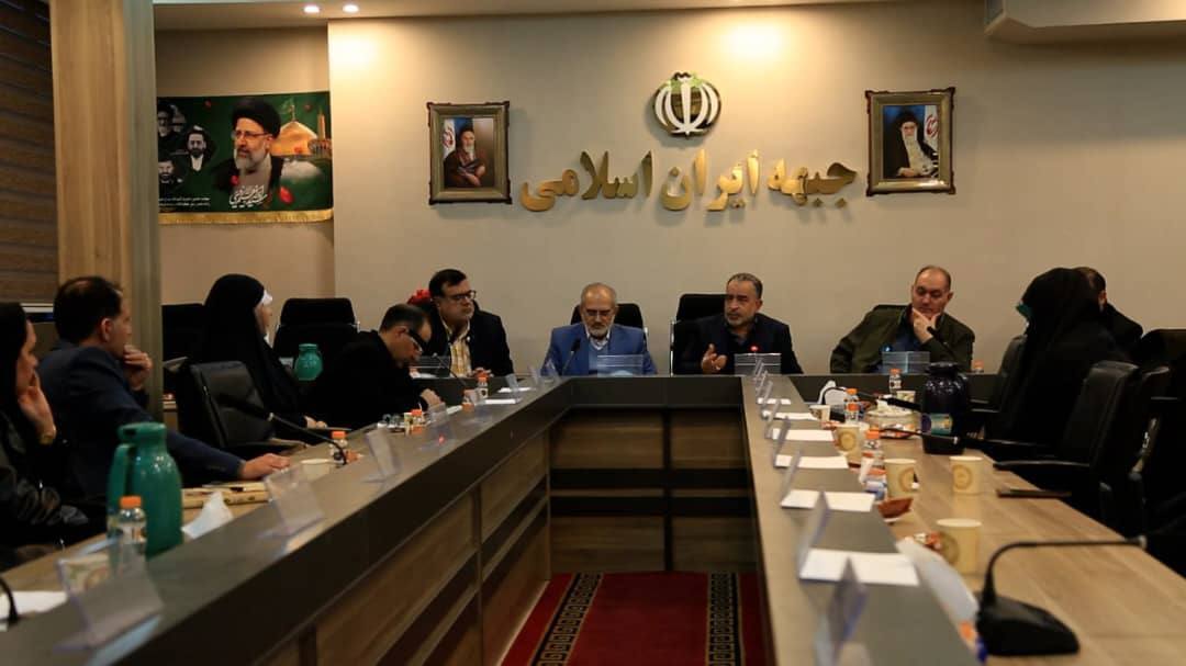 جلسه تبیین سخنان رهبری در مورد تحولات اخیر منطقه در دفتر جبهه ایران اسلامی تشکیل شد جلسه تبیین سخنان رهبری در مورد تحولات اخیر منطقه در دفتر جبهه ایران اسلامی تشکیل شد