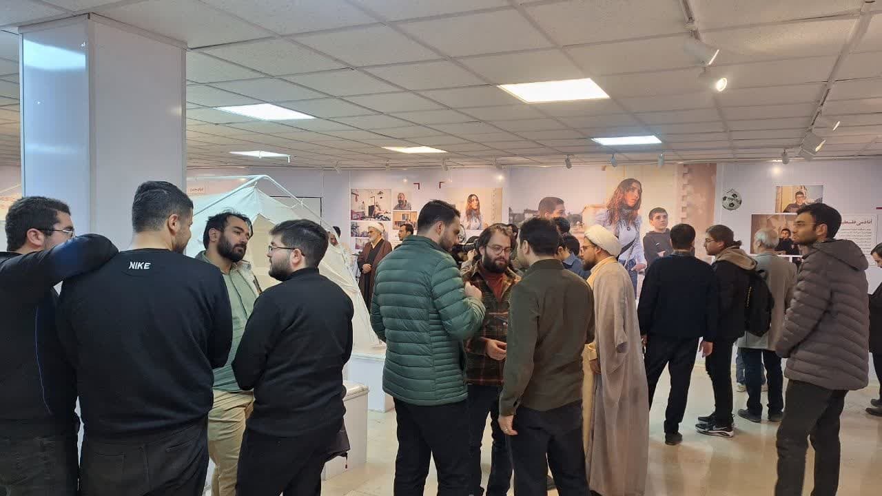 نمایشگاه عکس بشارت یحیی در نگارخانه مهر حوزه هنری گشایش یافت