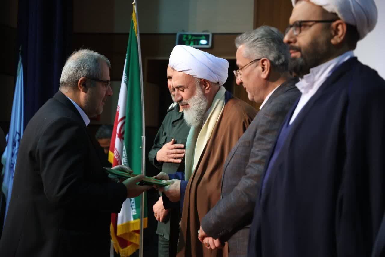 ارسلان قاسمی فرماندار شهرستان البرز شد ارسلان قاسمی فرماندار شهرستان البرز شد