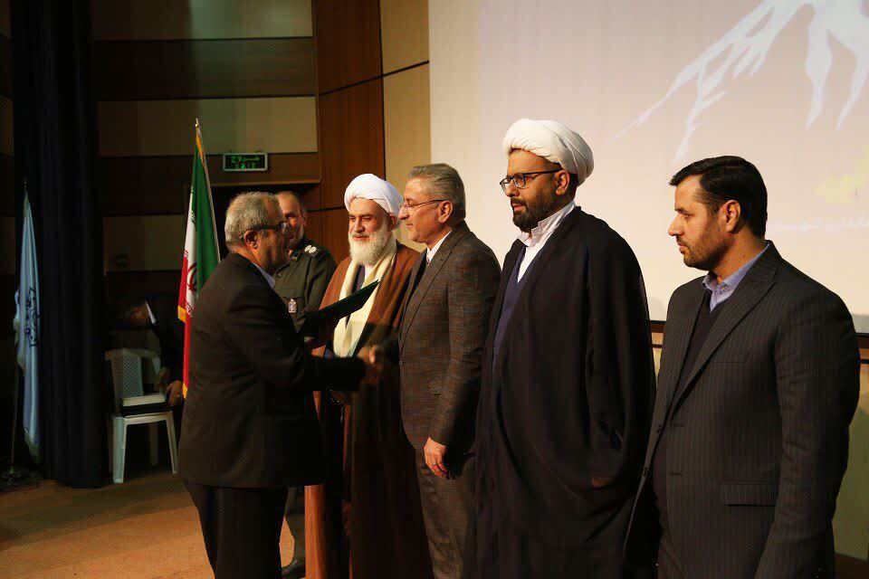 تلاش شبانه روزی و تحقق وفاق ملی در خدمت به مردم را سرلوحه کارم قرار می‌دهم