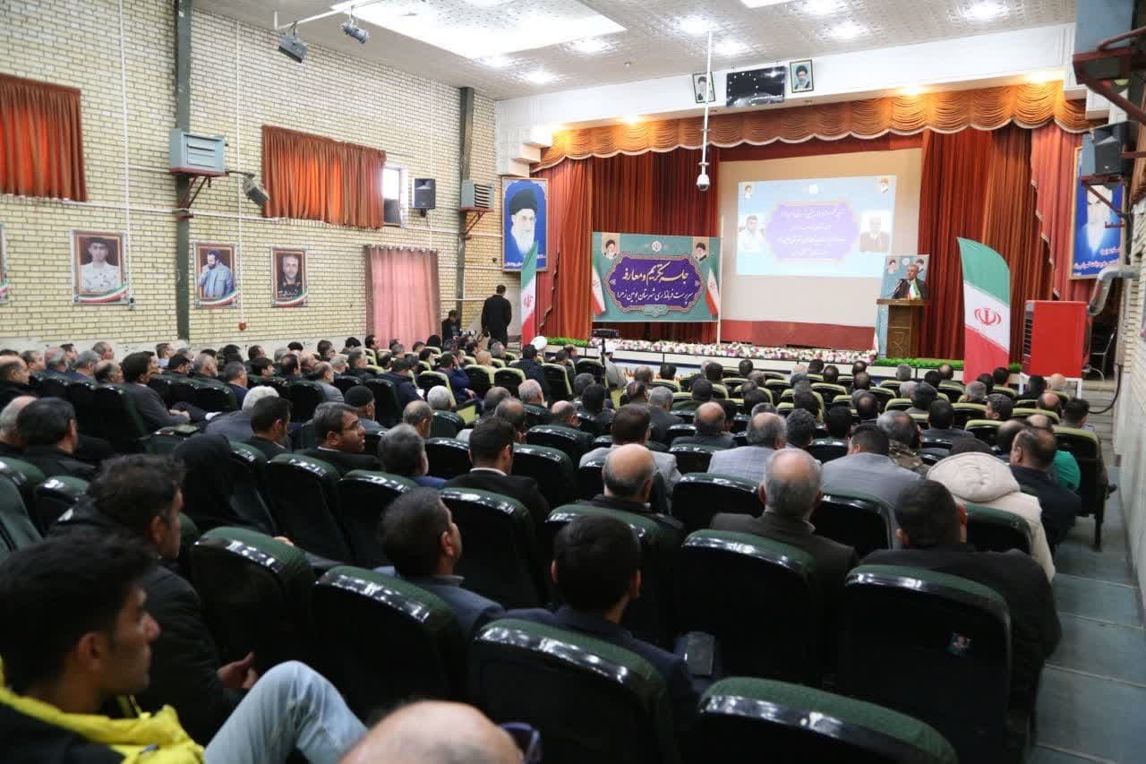 مدیران بایستی ضمن پاسخگویی به مردم از روزمرگی خارج شوند