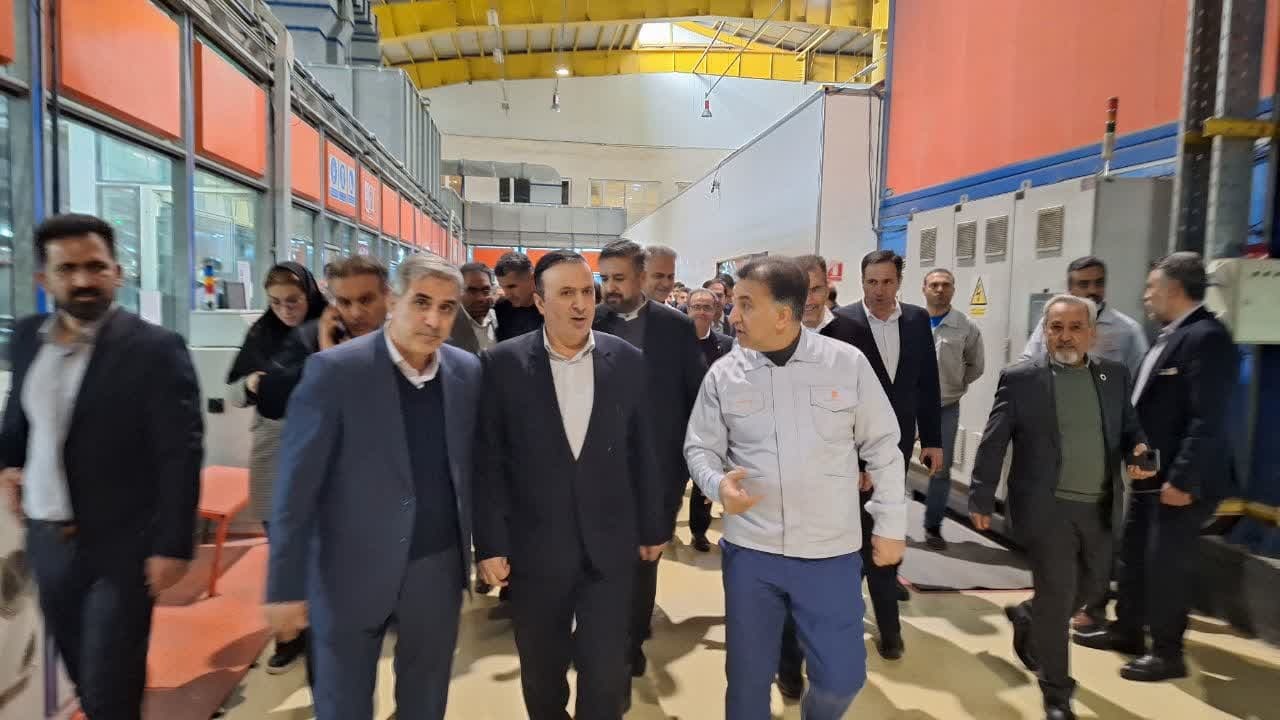 بازدید استاندار قزوین از یک واحد تولید قصعات خودرو در شهرک صنعتی کاسپین