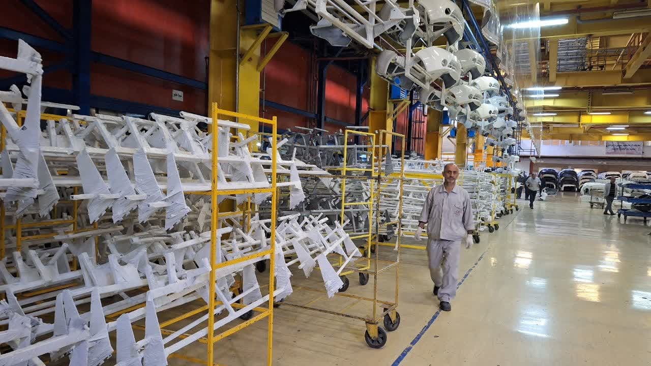 بازدید استاندار قزوین از یک واحد تولید قصعات خودرو در شهرک صنعتی کاسپین