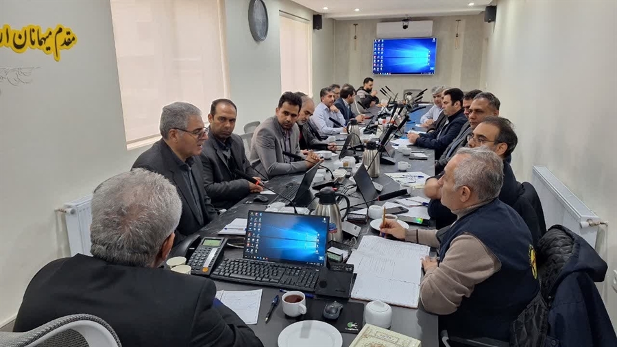 نشست کمیسیون تخصصی ایمنی و بهداشت محیط کار انجمن صنفی کارفرمایی شرکت های توزیع برق کشور در قزوین برگزار شد. نشست کمیسیون تخصصی ایمنی و بهداشت محیط کار انجمن صنفی کارفرمایی شرکت های توزیع برق کشور در قزوین برگزار شد.