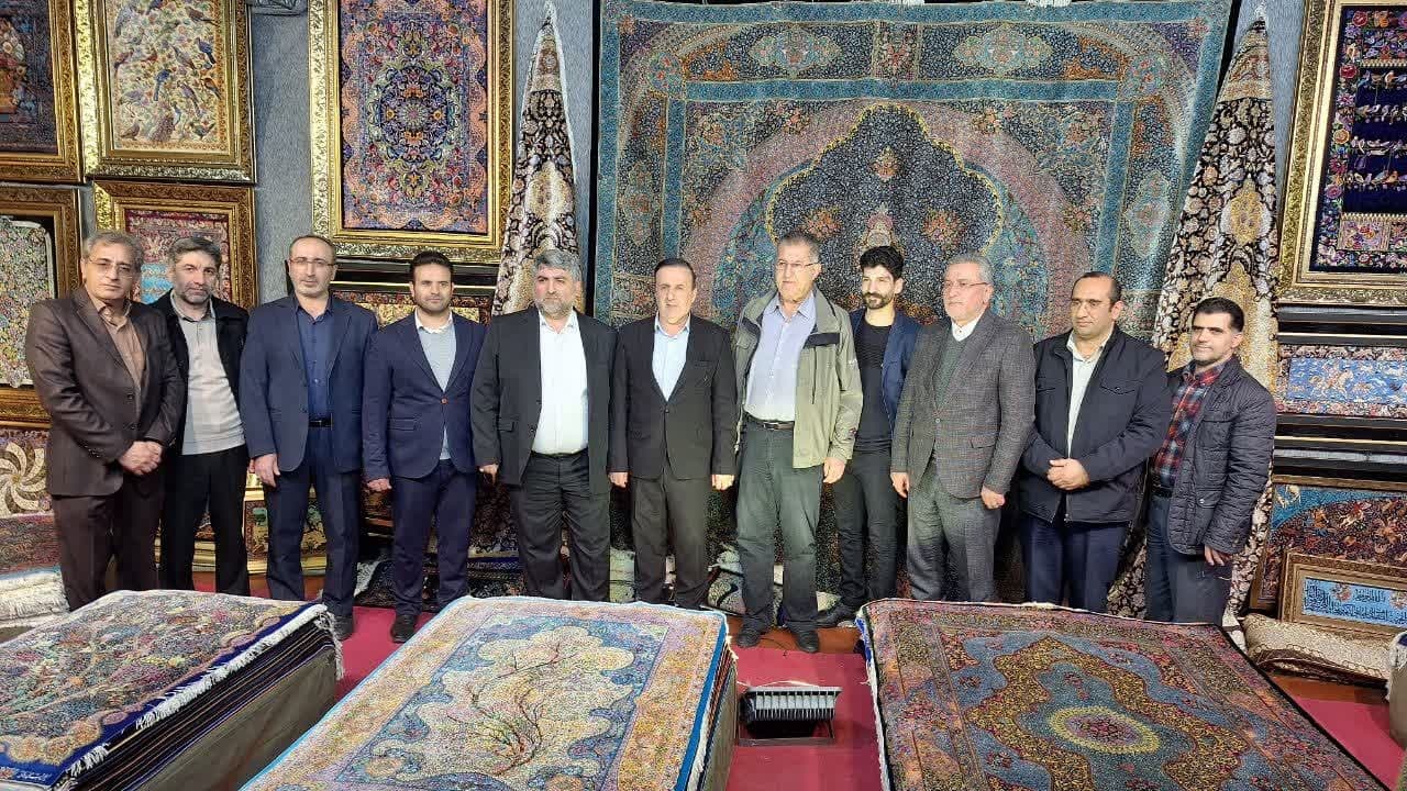 استاندار قزوین از هجدهمین نمایشگاه تخصصی فرش دستباف بازدید کرد استاندار قزوین از هجدهمین نمایشگاه تخصصی فرش دستباف بازدید کرد