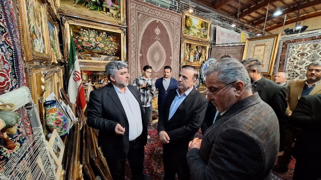 استاندار قزوین از هجدهمین نمایشگاه تخصصی فرش دستباف بازدید کرد استاندار قزوین از هجدهمین نمایشگاه تخصصی فرش دستباف بازدید کرد