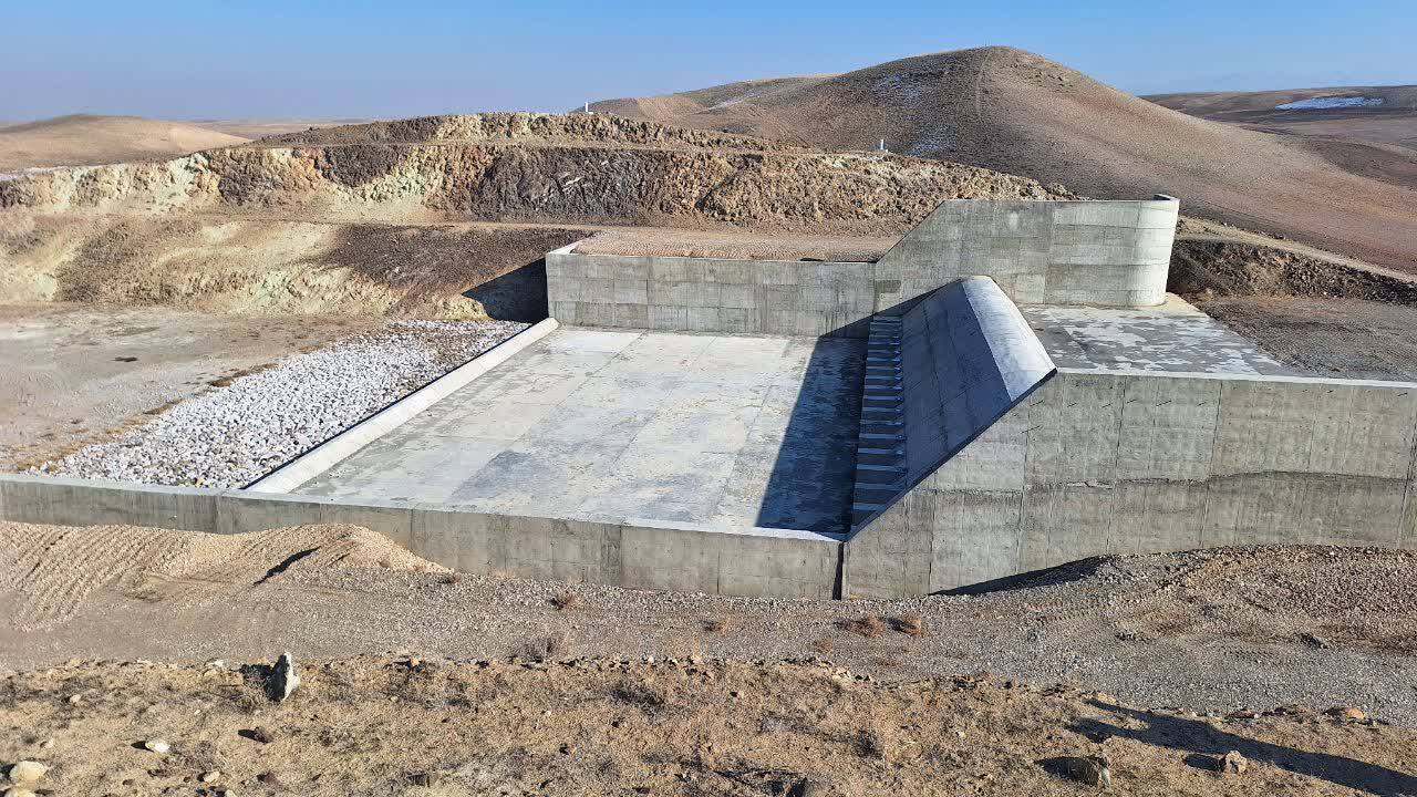 استاندار قزوین از سد نهب در تاکستان بازدید کرد