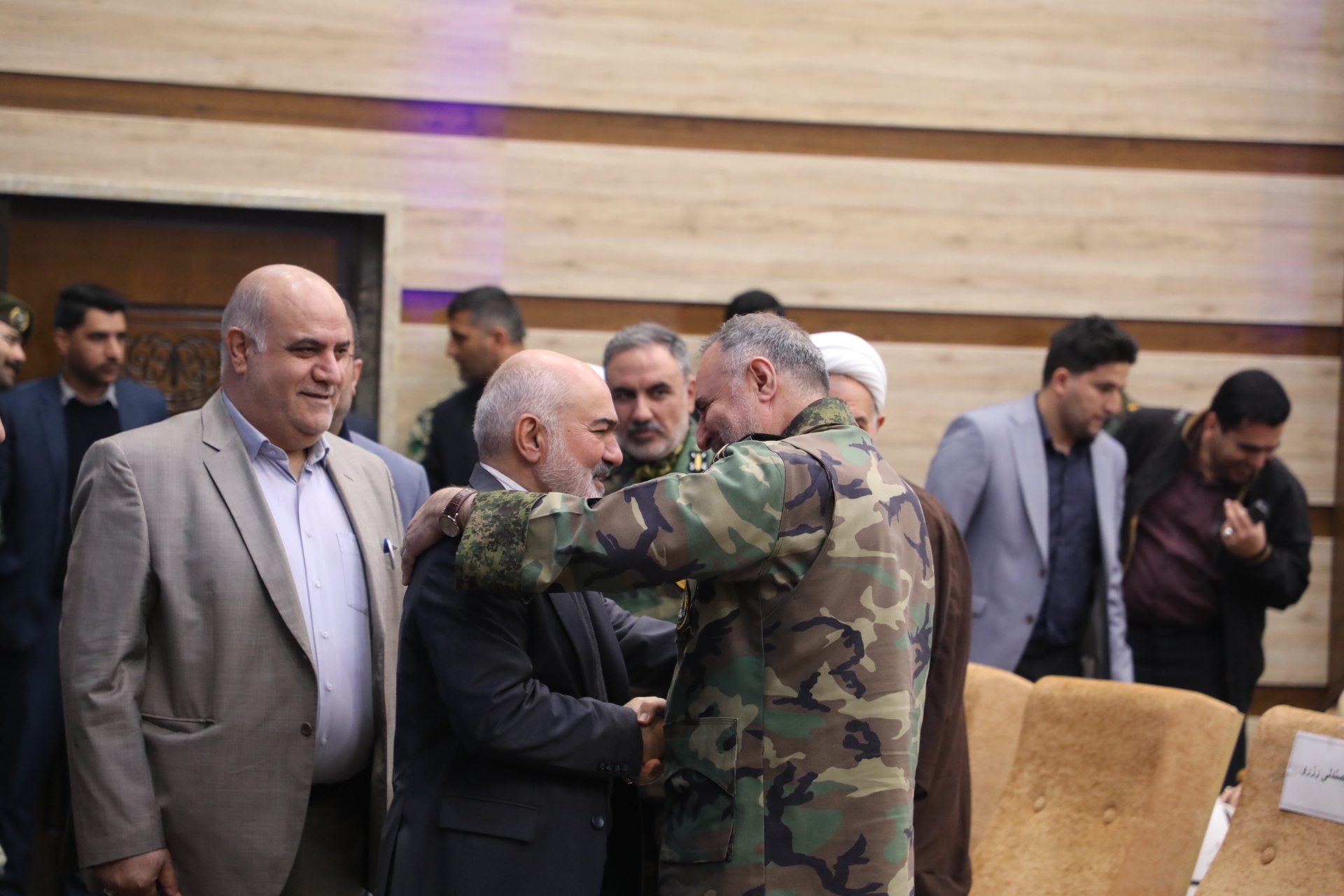 استاندار: خوزستان در انسجام ملی نقش استراتژیک دارد / ارتش و سپاه در کنار هم افتخارآفرین بوده‌اند