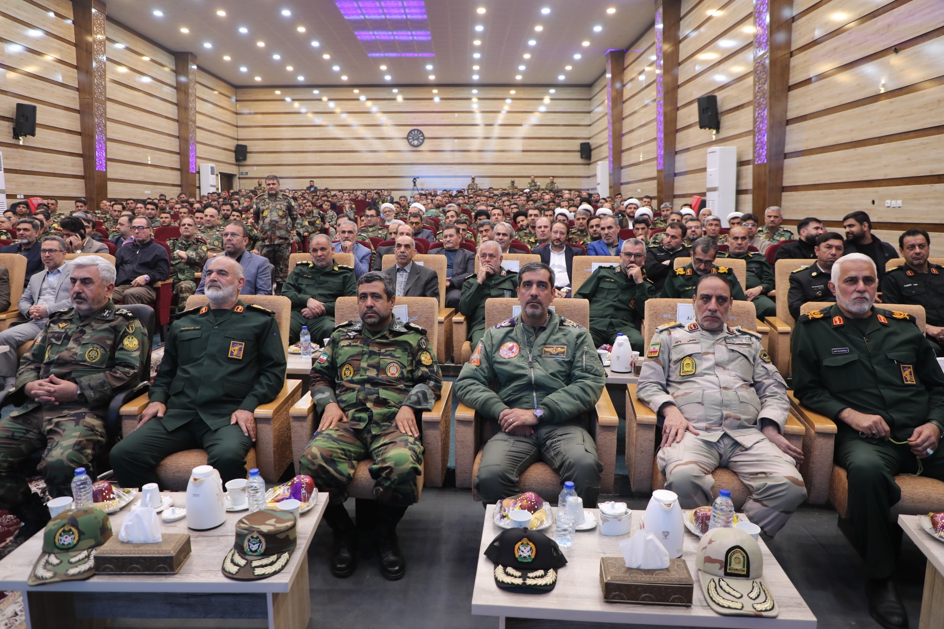 استاندار: خوزستان در انسجام ملی نقش استراتژیک دارد / ارتش و سپاه در کنار هم افتخارآفرین بوده‌اند