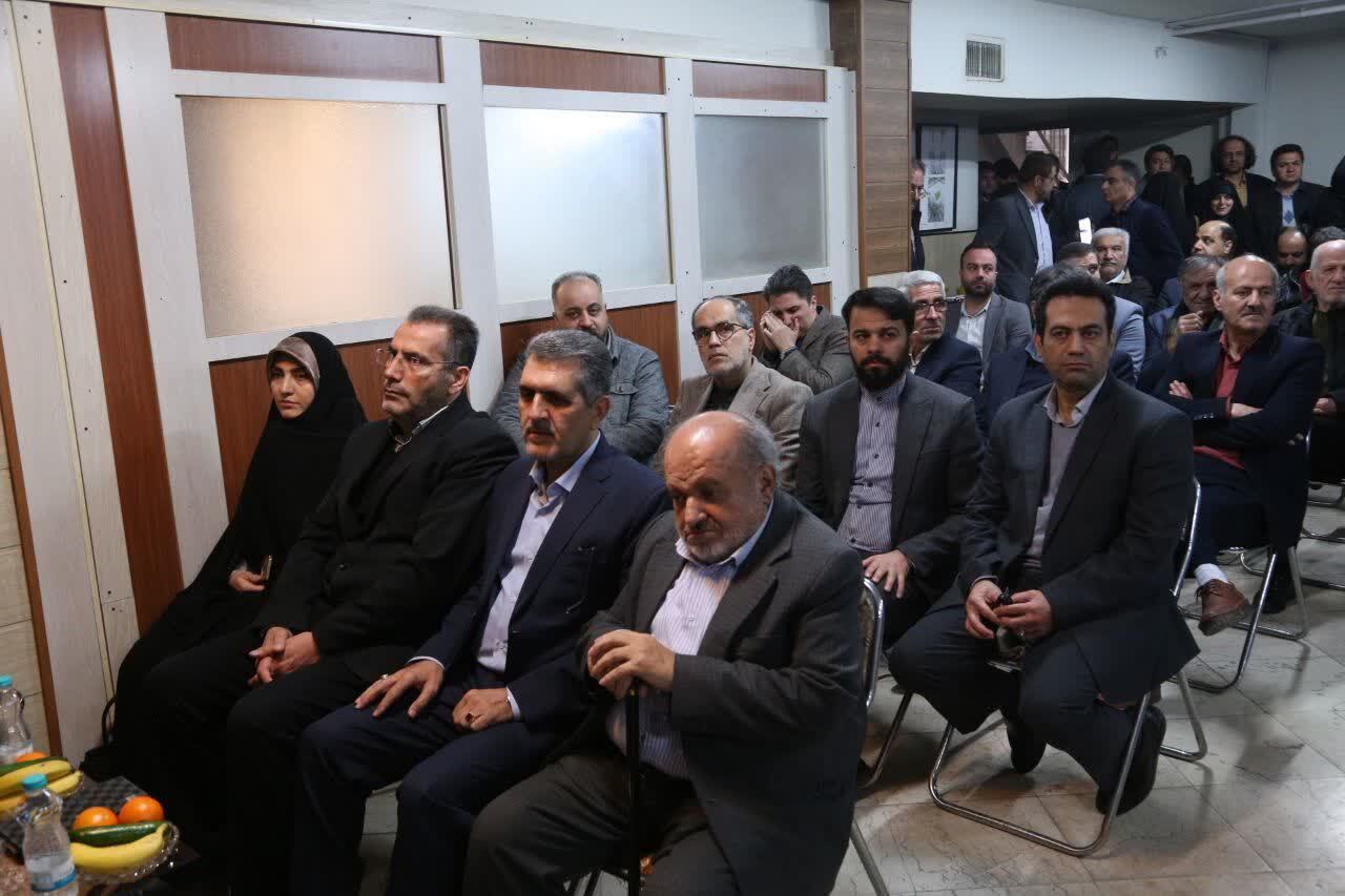 حمایت از اصحاب هنر و خبرنگاران را سرلوحه کار قرار داده‌ایم