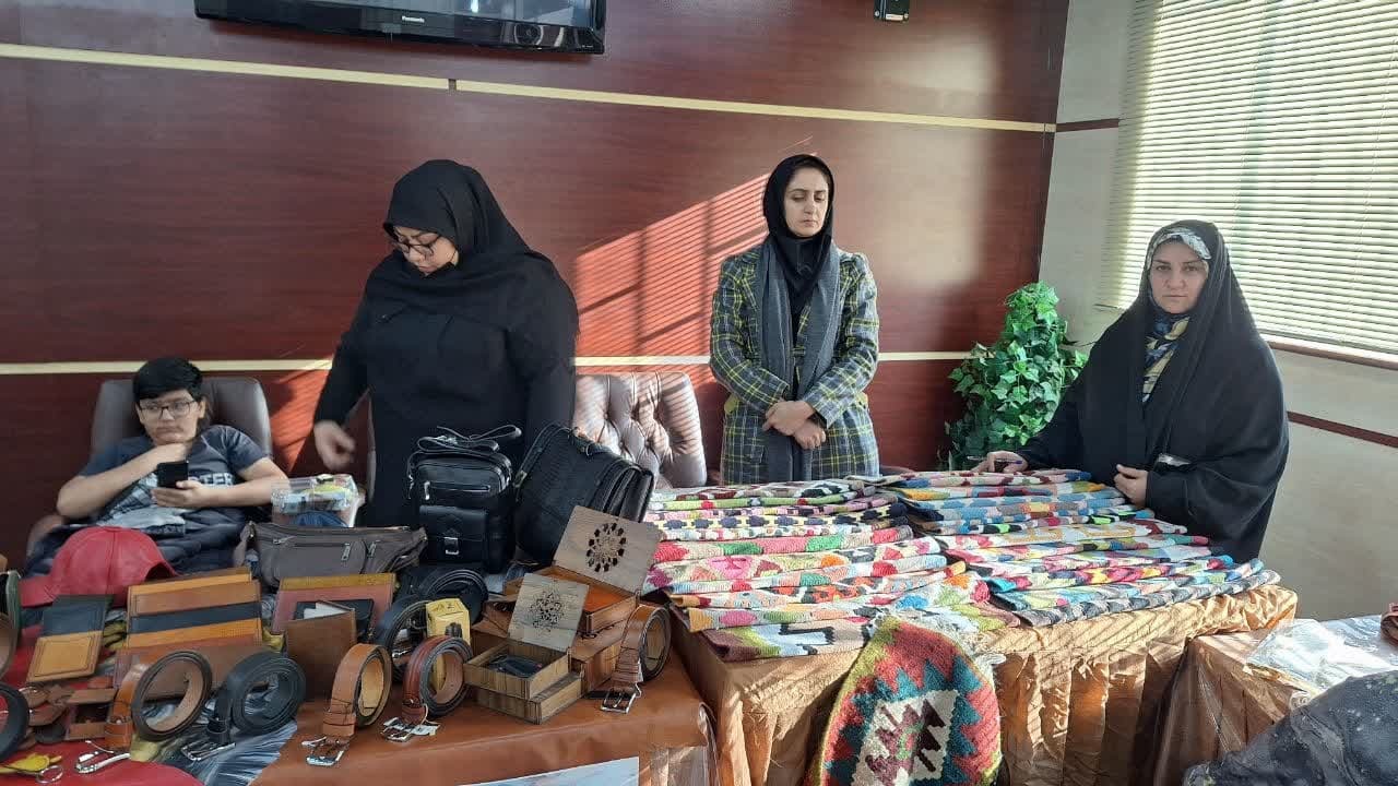 امسال ۱۰۰ هزار مددجوی کمیته امداد توانمند شدند امسال ۱۰۰ هزار مددجوی کمیته امداد توانمند شدند