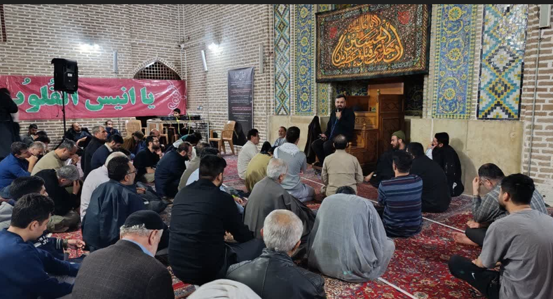 معتکفین با راهکارهای رعایت الگوی مصرف آشنا شدند معتکفین با راهکارهای رعایت الگوی مصرف آشنا شدند