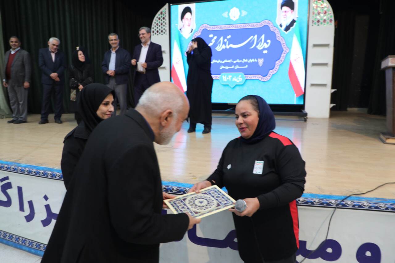  استاندار خوزستان: بانوان نخبه نقش کلیدی در توسعه استان دارند