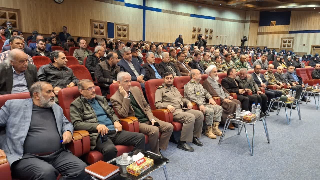 ۸ هزار اثر در بیست و ششمین کنگره شعر دفاع مقدس ارائه شد 