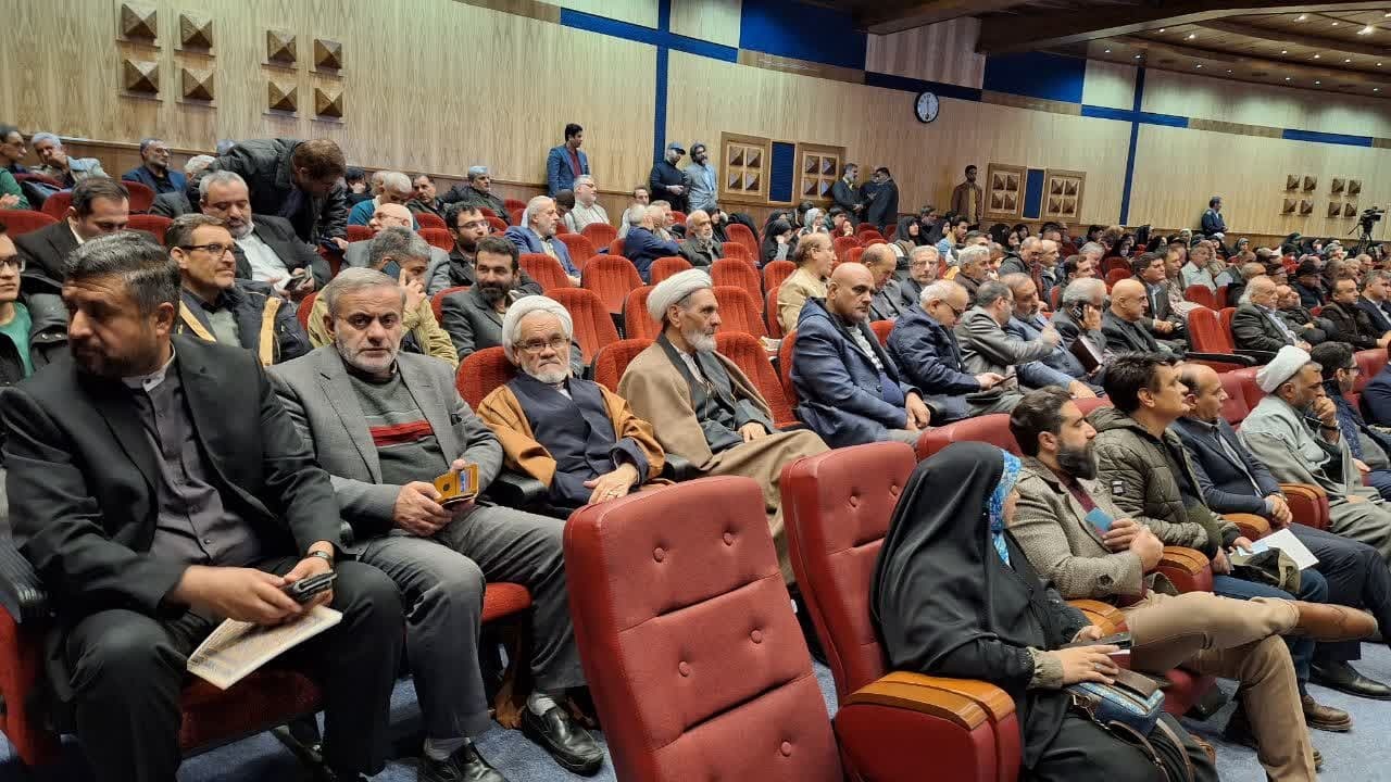 ۸ هزار اثر در بیست و ششمین کنگره شعر دفاع مقدس ارائه شد 