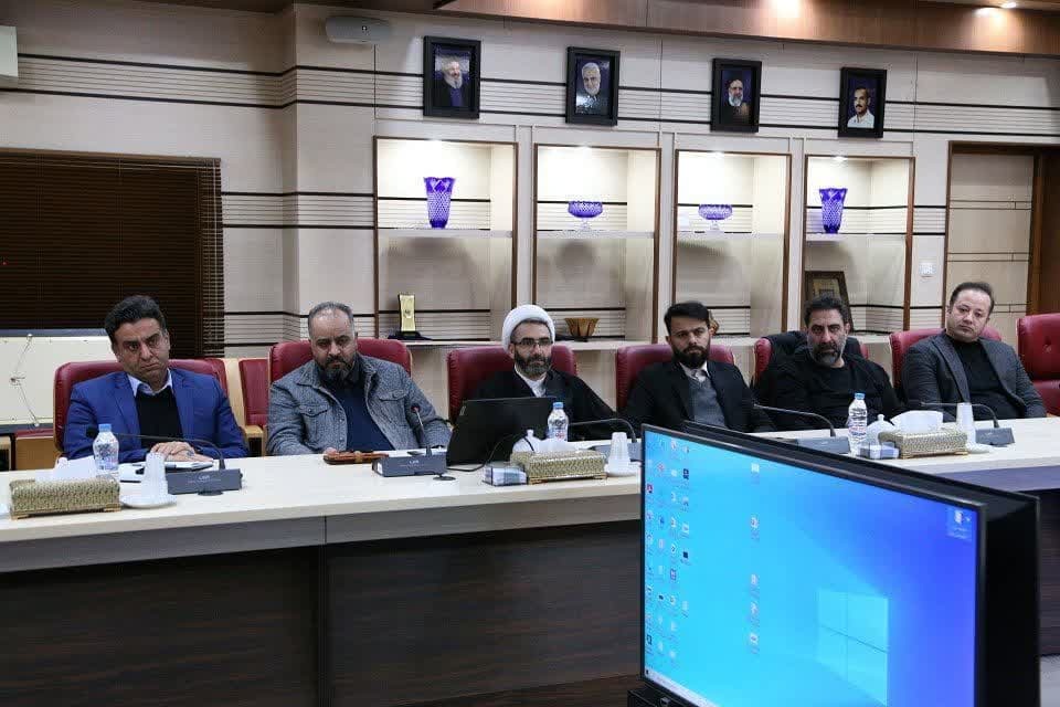 روسای انجمن های فرهنگی و هنری با استاندار قزوین دیدار کردند روسای انجمن های فرهنگی و هنری با استاندار قزوین دیدار کردند