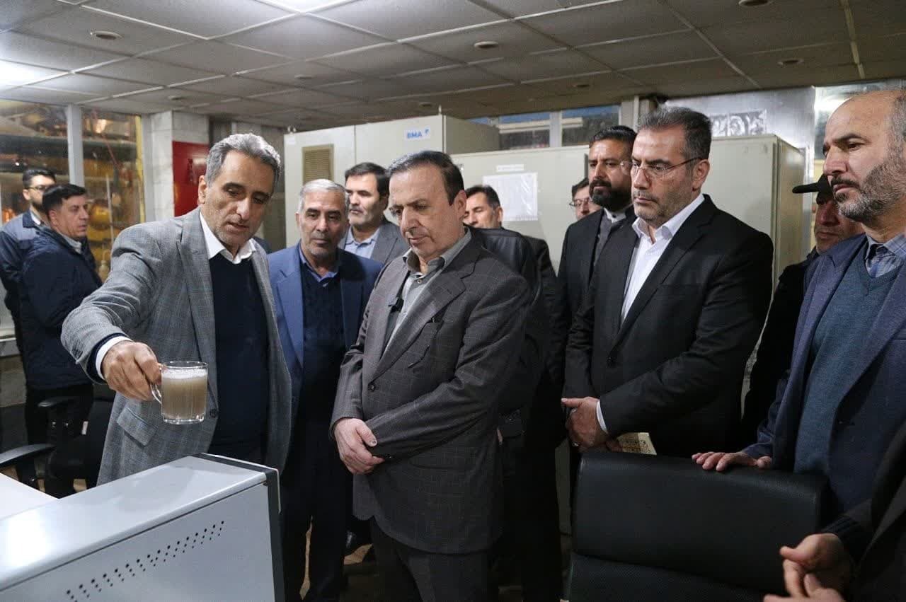 با رسیدن به خودکفایی در تولید شِکر در تامین نیاز این محصول کمبودی نداریم با رسیدن به خودکفایی در تولید شِکر در تامین نیاز این محصول کمبودی نداریم