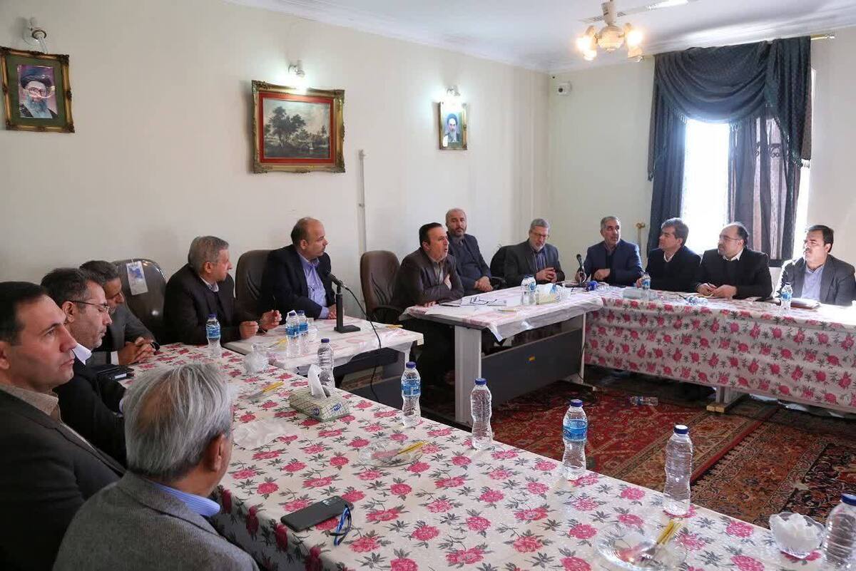 با رسیدن به خودکفایی در تولید شِکر در تامین نیاز این محصول کمبودی نداریم با رسیدن به خودکفایی در تولید شِکر در تامین نیاز این محصول کمبودی نداریم