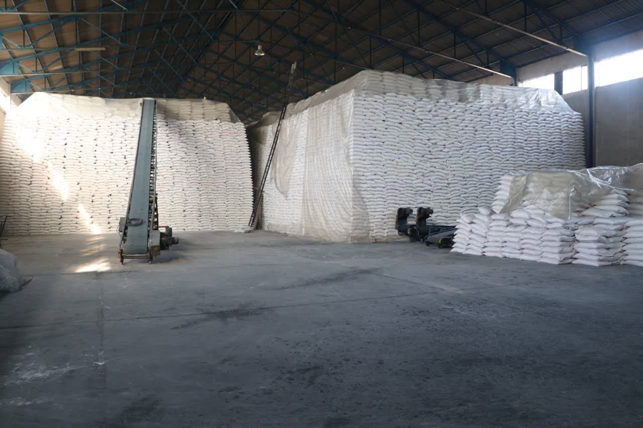 با رسیدن به خودکفایی در تولید شِکر در تامین نیاز این محصول کمبودی نداریم با رسیدن به خودکفایی در تولید شِکر در تامین نیاز این محصول کمبودی نداریم