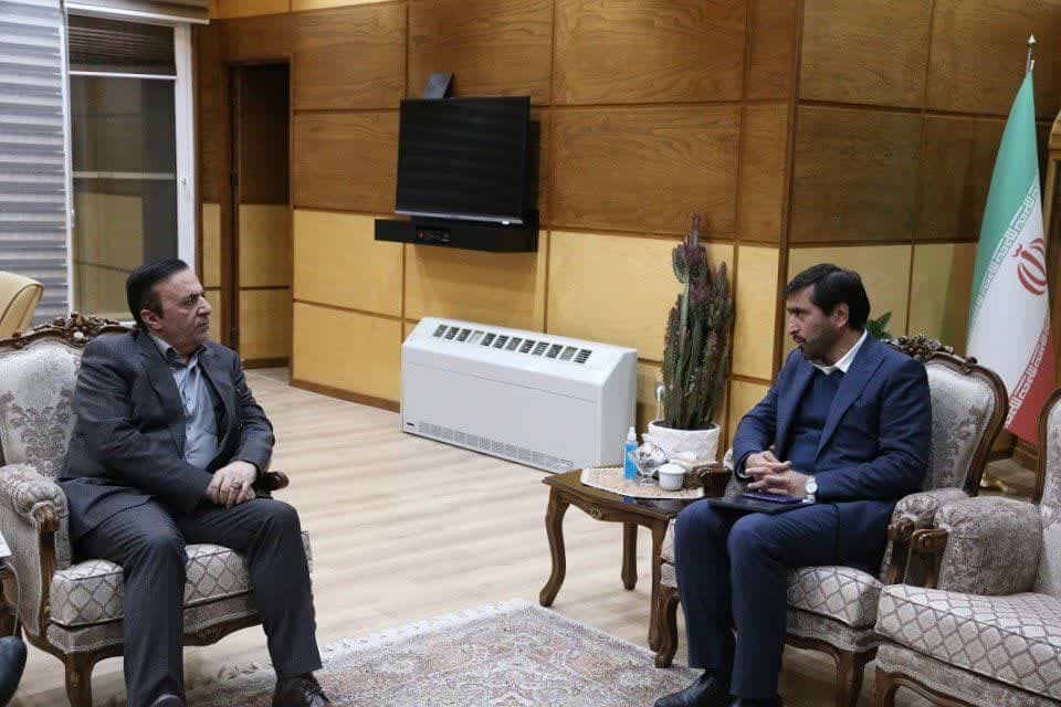 تعدادی از صنعتگرانی با استاندار قزوین دیدار کردند تعدادی از صنعتگرانی با استاندار قزوین دیدار کردند