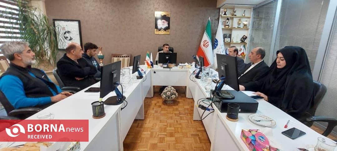 حمایت از تیم های اسکی تهران با رونمایی لباس تولید داخلی