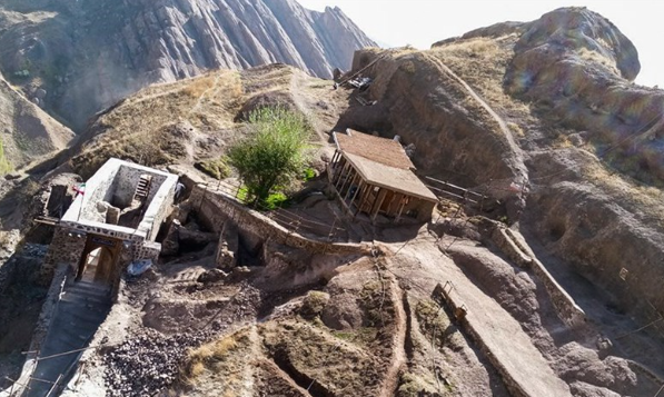 آشیانه عقاب در مسیر جهانی شدن آشیانه عقاب در مسیر جهانی شدن