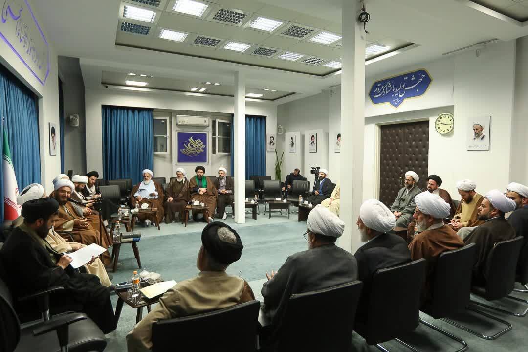 ائمه جمعه در روش ارائه، شیوه اغنائی و ابتکارات دقتهای لازم را داشته باشند ائمه جمعه در روش ارائه، شیوه اغنائی و ابتکارات دقتهای لازم را داشته باشند