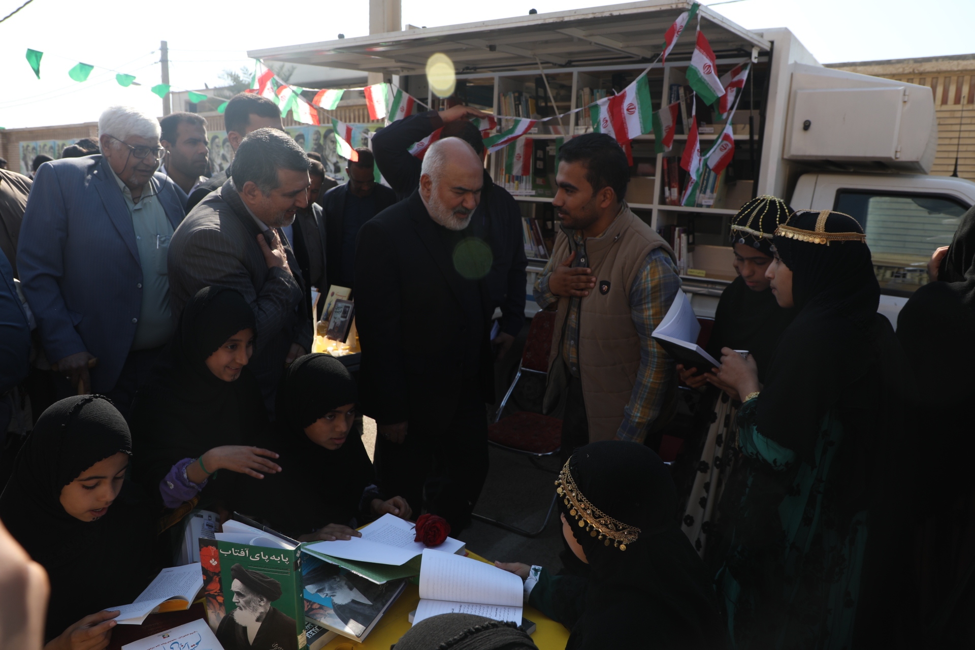 استاندار خوزستان: پیشرفت‌های کشور پس از انقلاب اسلامی قابل قیاس با قبل از انقلاب نیست