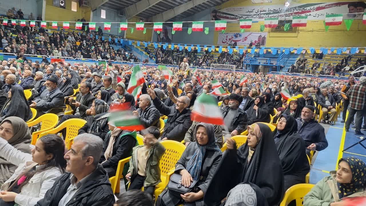 عزت و عظمت ایران اسلامی مدیون خون شهدا، رشادت پاسداران و جانبازان است عزت و عظمت ایران اسلامی مدیون خون شهدا، رشادت پاسداران و جانبازان است