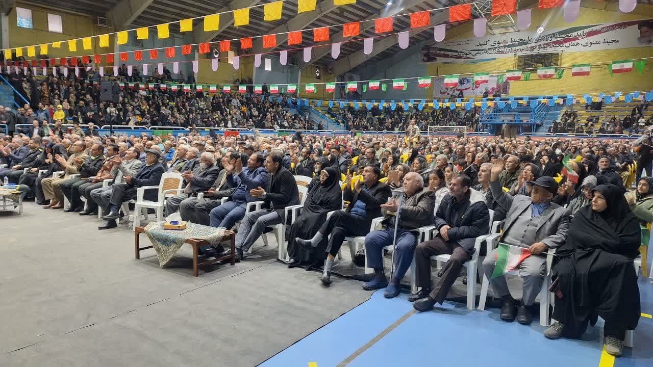 عزت و عظمت ایران اسلامی مدیون خون شهدا، رشادت پاسداران و جانبازان است عزت و عظمت ایران اسلامی مدیون خون شهدا، رشادت پاسداران و جانبازان است