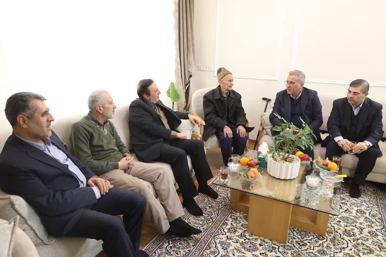 دیدار استاندار قزوین با جانبازان و آزاده های سیاسی دیدار استاندار قزوین با جانبازان و آزاده های سیاسی