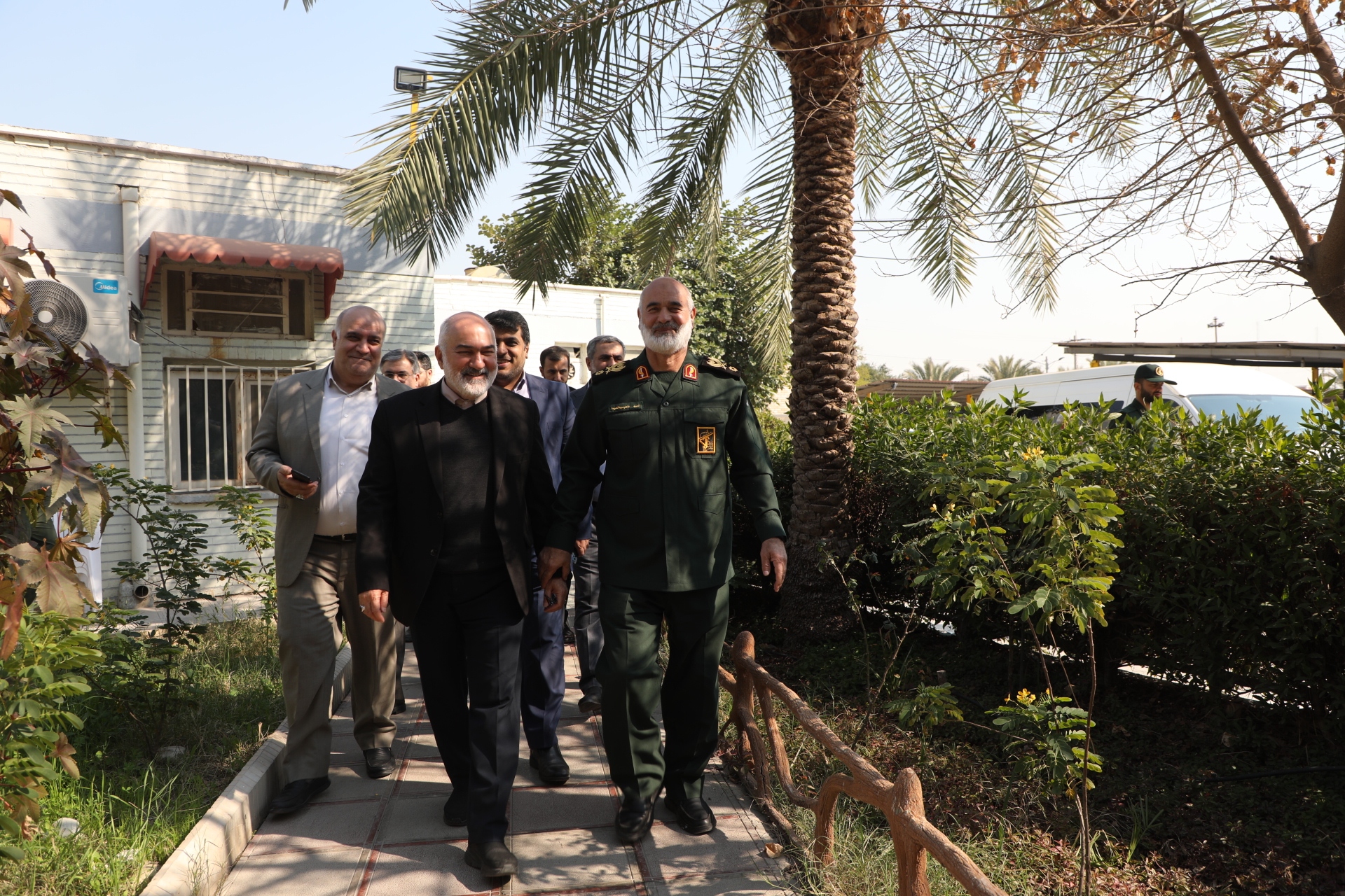 دیدار صمیمانه استاندار خوزستان با فرمانده قرارگاه کربلا و فرمانده سپاه استان