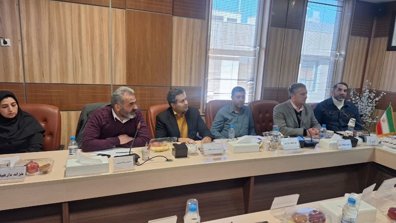 از رشته های آمایشی و مدال آور مانند قایقرانی حمایت می کنیم