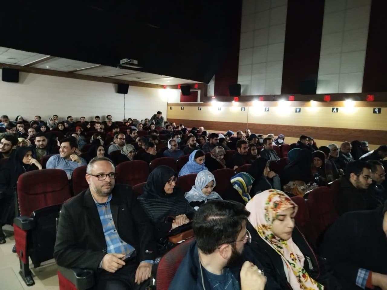 آغاز چهل و سومین جشنواره فیلم فجر استان قزوین آغاز چهل و سومین جشنواره فیلم فجر استان قزوین